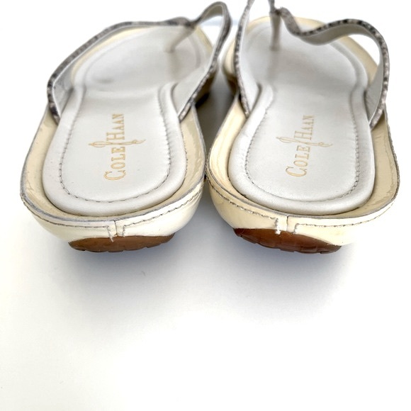 Cole Haan ladies  thong sandals. - Picture 3 of 7